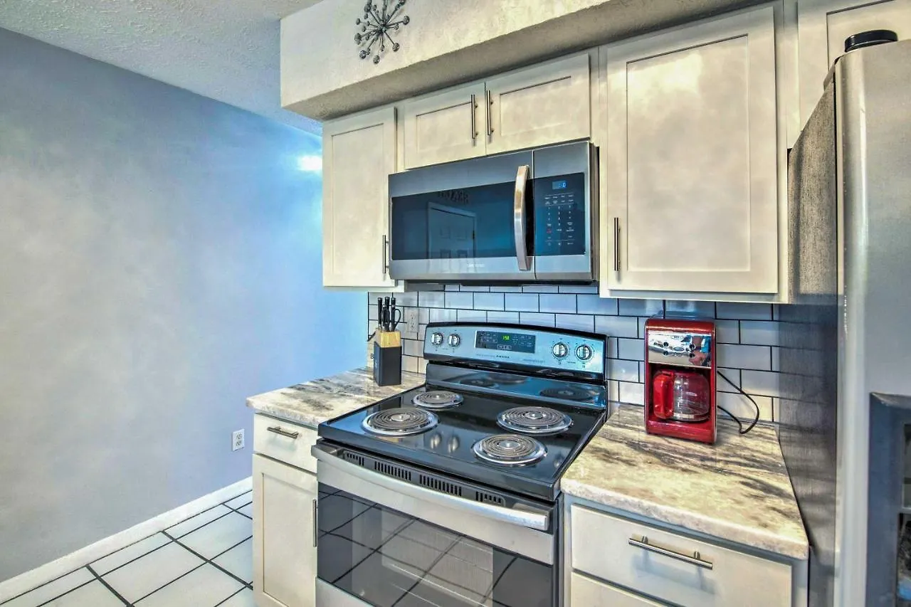 Cozy 1St-Floor Panama City Condo Steps To Beach! Panama City Beach Apartment
